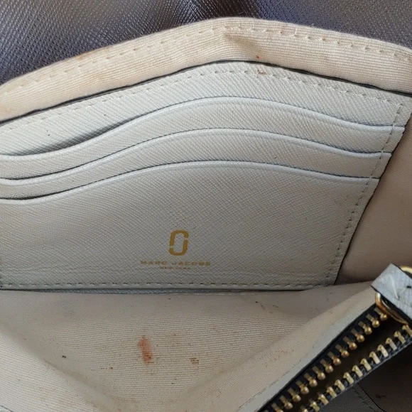 Marc Jacobs Tan and Brown Saffiano Leather Fold Clutch Wallet - Picture 13 of 17